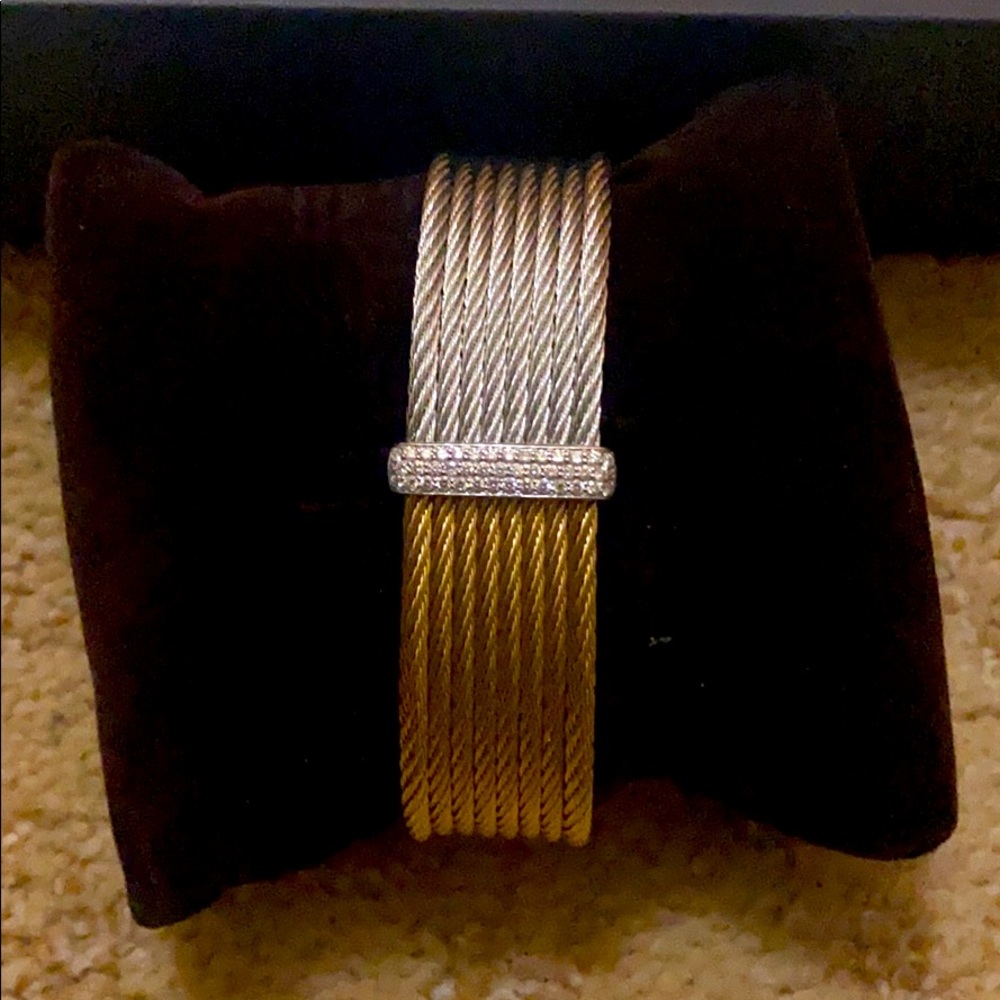 Alor bracelet